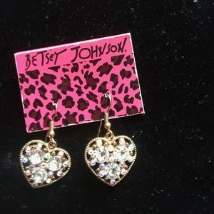 Betsey Johnson heart earrings: